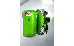 Тайские пэды Twins Special KPL12 green/black - M Тайские пэды Twins Special KPL12 green/black - M